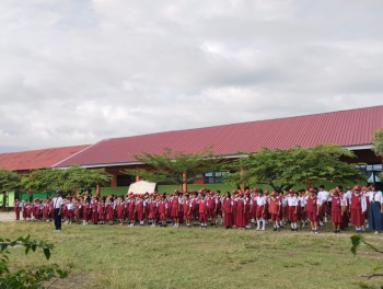 Upacara Bendera SDN 380 Salupao
