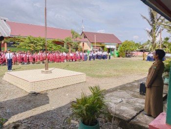 Upacara Bendera SDN 380 Salupao