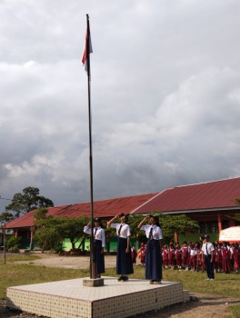 Upacara Bendera SDN 380 Salupao